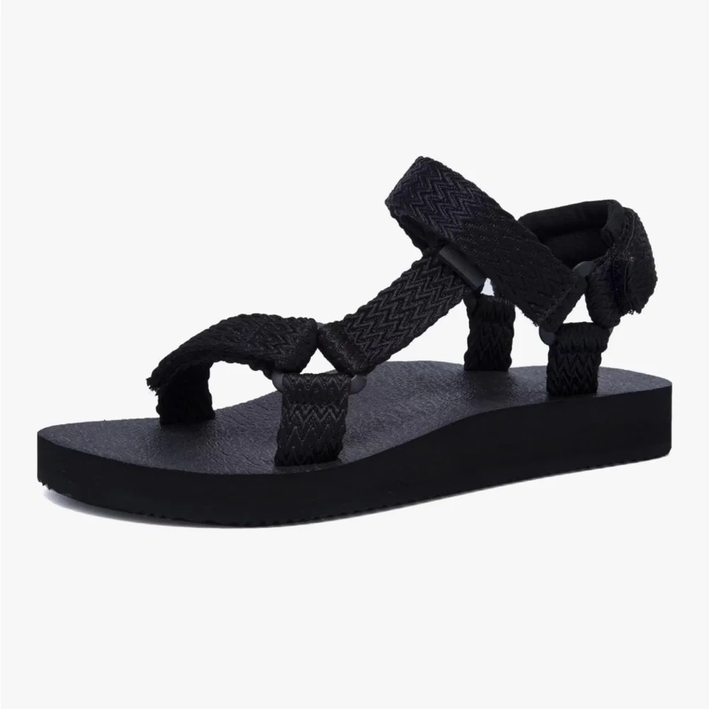 Black strappy adjustable foam base sport sandals size 37